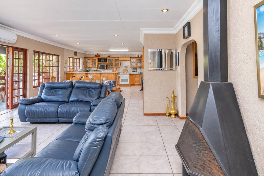 5 Bedroom Property for Sale in Schoemansville North West